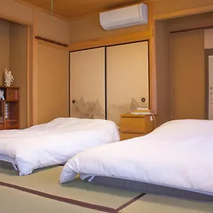 Huge Japanese House - Shibuya 22 Min Direct Train 山手線大塚站走路10分鐘，電車到池袋只要3分鐘，新宿12分鐘，日式獨棟民家風超級大大大房子！ 别墅 東京都